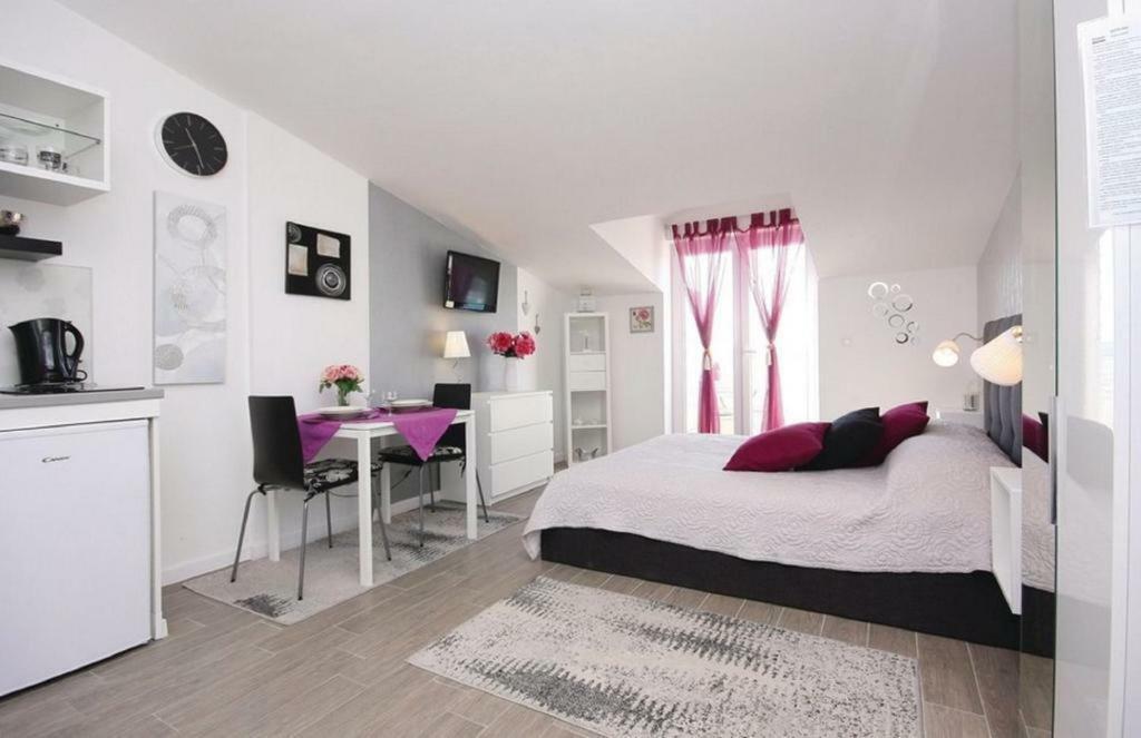 Apartmani Riva Rogoznica  Exterior photo